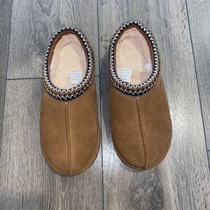 Ugg Tasman